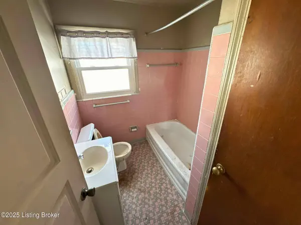 1804 S 20th St, Louisville, KY 40210