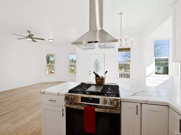 1851 Talmage RD, Ukiah, CA 95482