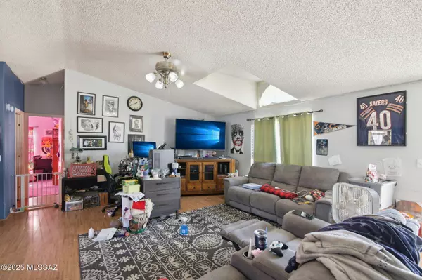 9000 N Odin Drive, Tucson, AZ 85743