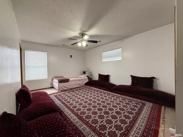 519 Village Avenue, Lincoln, NE 68503