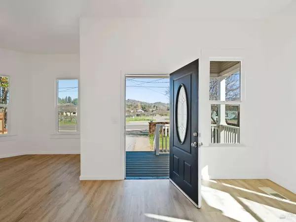 1851 Talmage RD, Ukiah, CA 95482