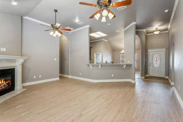 93rd Street, Lubbock, TX 79424