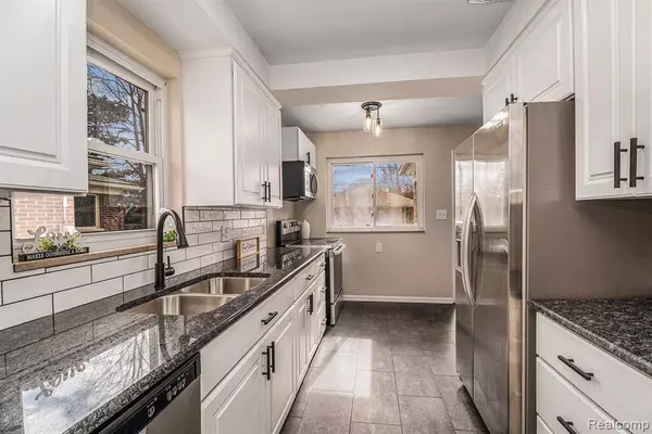 19918 MAUER Street, St. Clair Shores, MI 48080