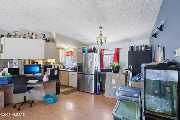 9000 N Odin Drive, Tucson, AZ 85743