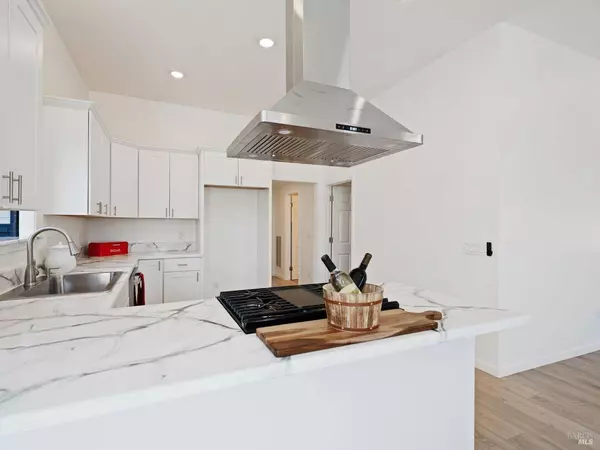 1851 Talmage RD, Ukiah, CA 95482