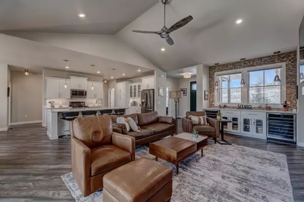 2316 Golden Eagle Drive, Rapid City, SD 57702