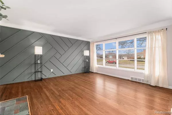 19918 MAUER Street, St. Clair Shores, MI 48080