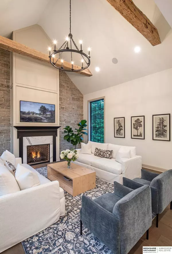 5708 S 238 Street, Elkhorn, NE 68022