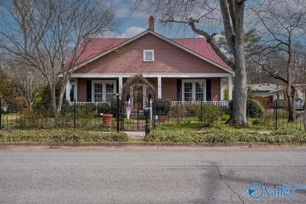 607 S Market Street, Scottsboro, AL 35768