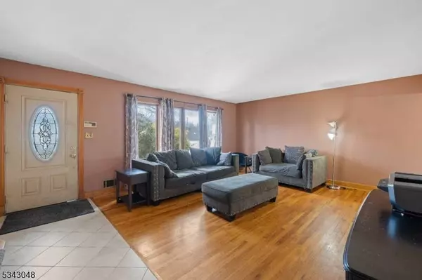 56 Stevens Rd, Clifton City, NJ 07013