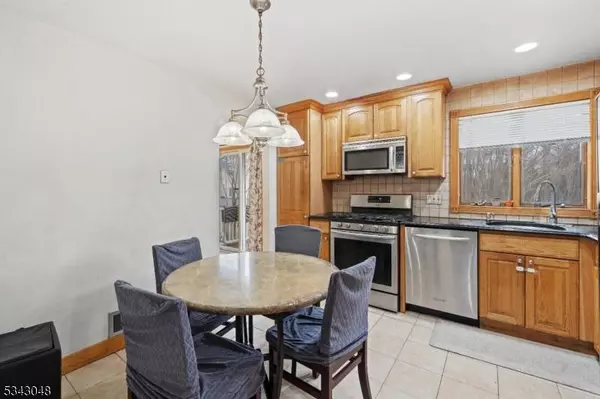 56 Stevens Rd, Clifton City, NJ 07013