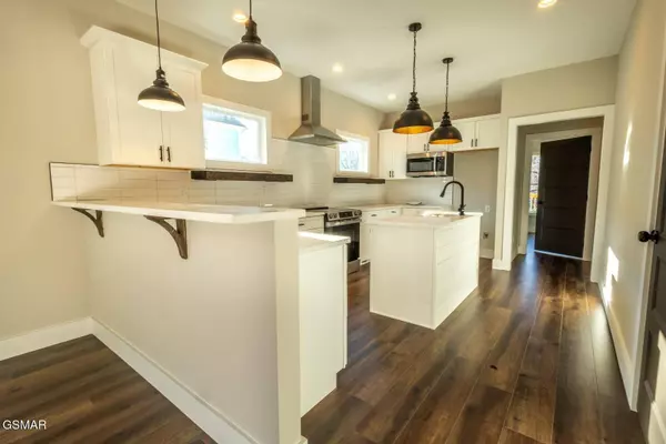 278a W Main ST, Dandridge, TN 37725