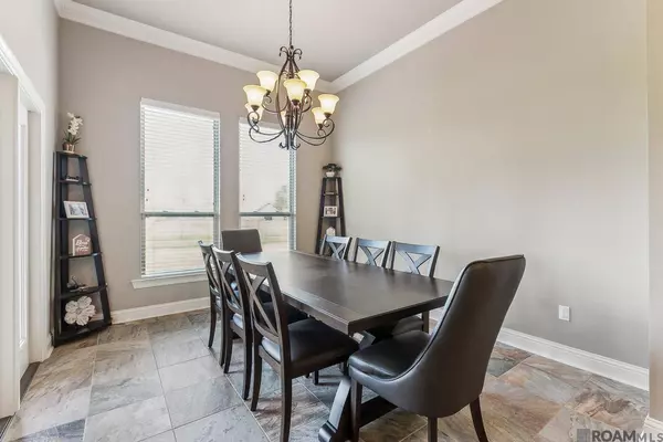 18125 Old Trail Dr, Prairieville, LA 70769