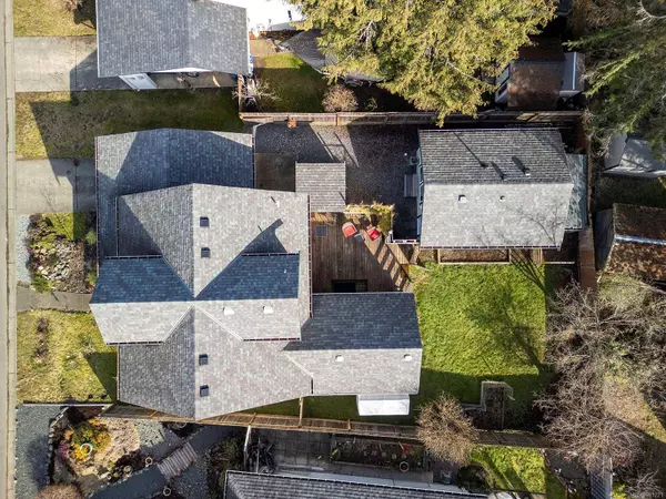 2859 Penrith Ave, Cumberland, BC V0R 1S0