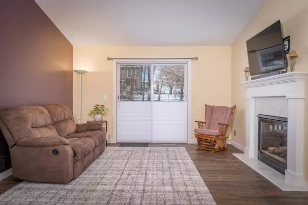 327 Wildwood CIR, Roberts, WI 54023