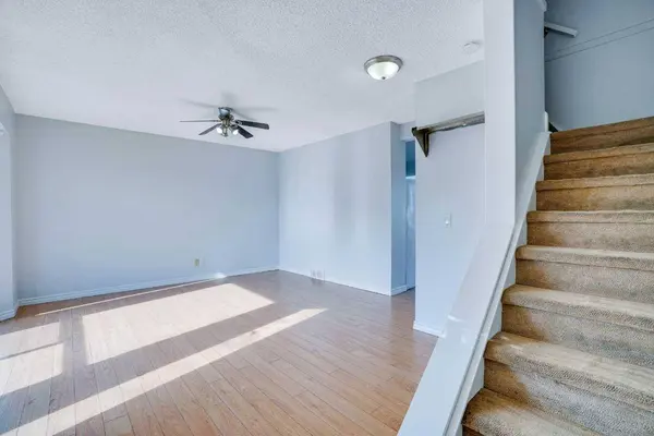 10 Martindale Mews NE, Calgary, AB T3J 2V5