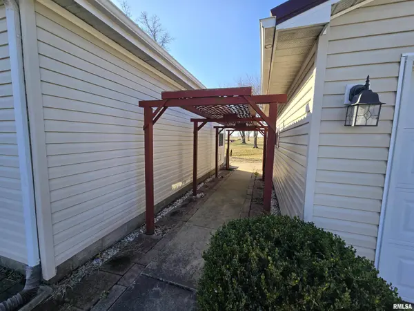 104 Quail Run ST, Woodlawn, IL 62898