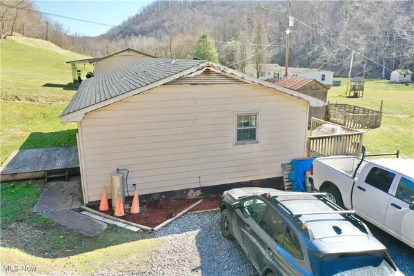 2507 Barnes Run RD, Mount Zion, WV 26151