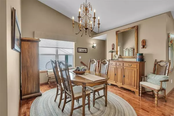 605 Lincoln DR, Center Point, IA 52213