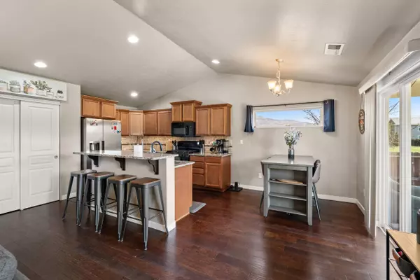 2294 Hill WAY, Medford, OR 97504