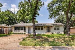 1513 White Way Drive, Arlington, TX 76013