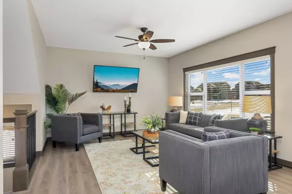 6733 Redwood AVE, Lino Lakes, MN 55038