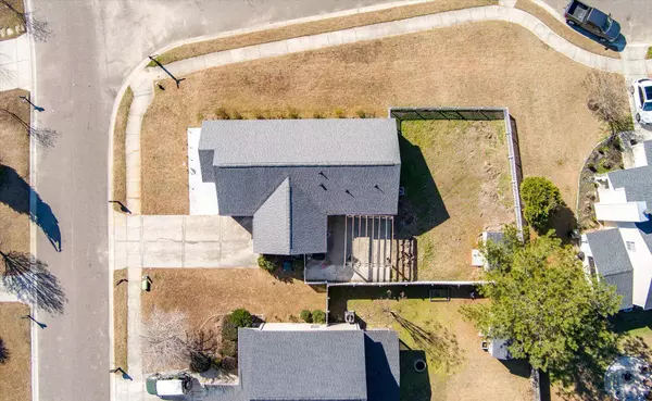 1290 Palm Cove Dr, Charleston, SC 29492