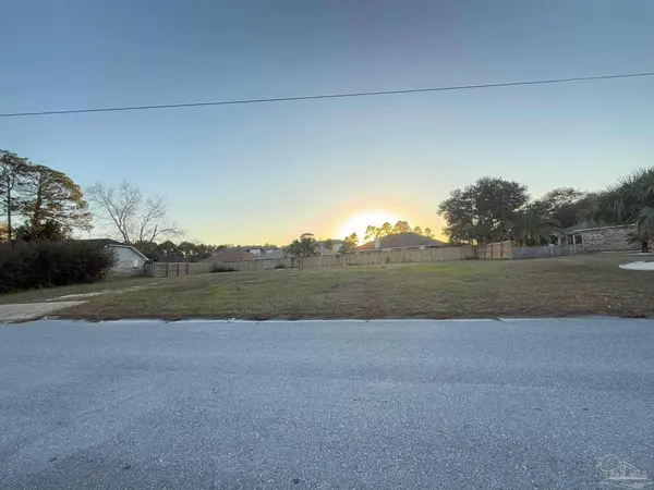 8035 Grand Bahama Dr, Pensacola, FL 32506