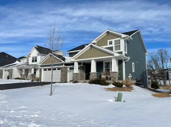 2054 Paisley PATH, Chanhassen, MN 55317