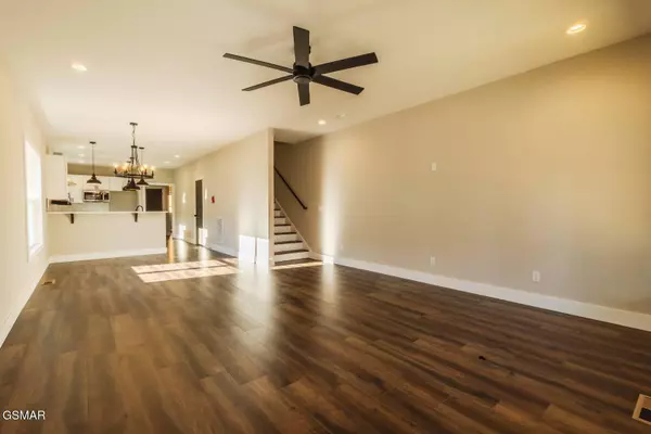 278a W Main ST, Dandridge, TN 37725