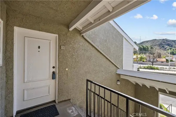27616 Susan Beth WAY #I, Saugus, CA 91350