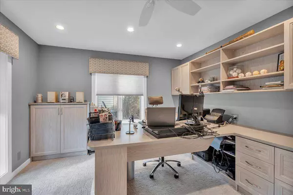 25 COUNTRY WALK, Cherry Hill, NJ 08003