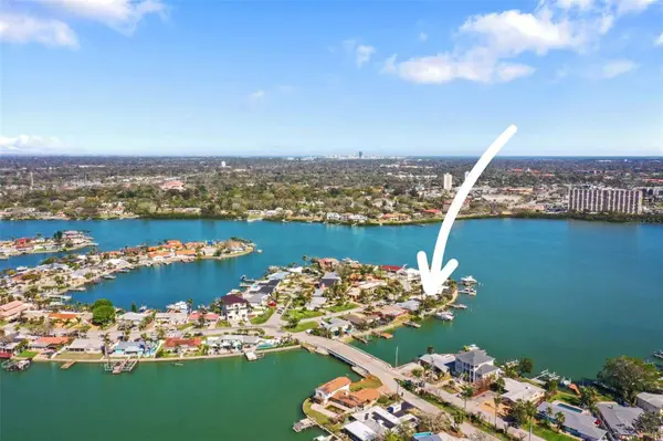 649 79TH CIR S, St Petersburg, FL 33707