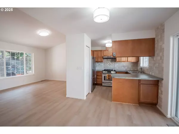 750 QUEENS AVE, Creswell, OR 97426