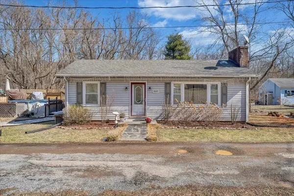 460 Gibson LN, Cloverdale, VA 24077