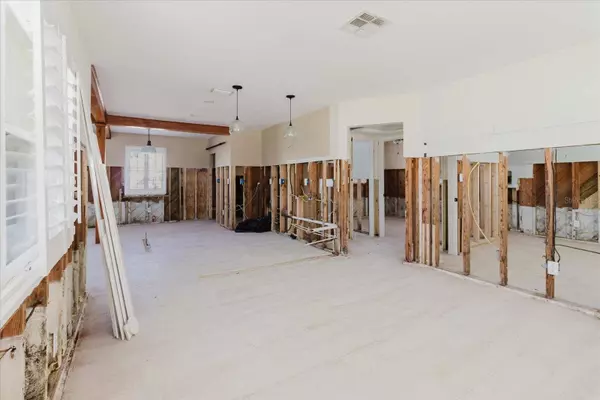 14031 E PARSLEY DR, Madeira Beach, FL 33708