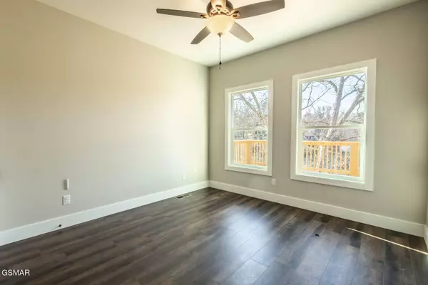 278a W Main ST, Dandridge, TN 37725