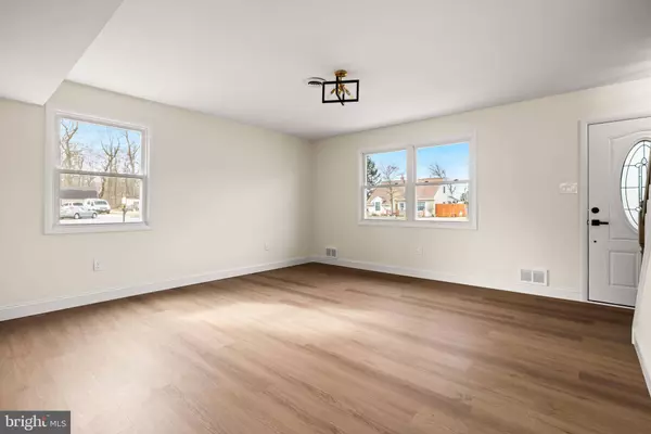 111 DORY CT, Beverly, NJ 08010