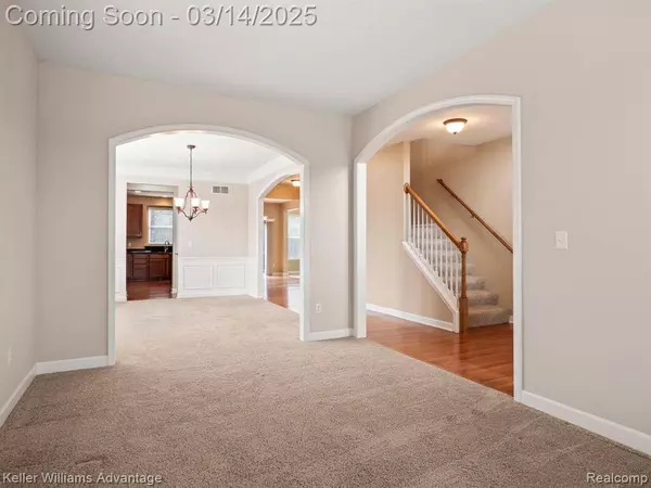 23677 Prescott Lane E, South Lyon, MI 48178