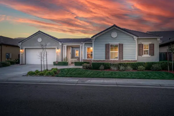 301 Pinnacle DR, Madera, CA 93636