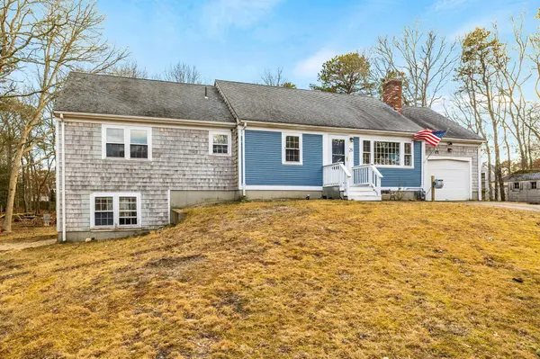 29 Butternut Circle, Cotuit, MA 02635