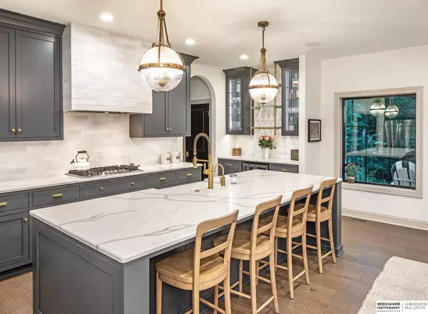 5708 S 238 Street, Elkhorn, NE 68022