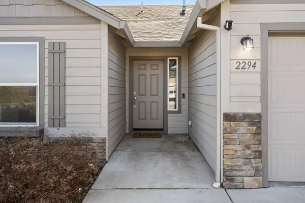 2294 Hill WAY, Medford, OR 97504