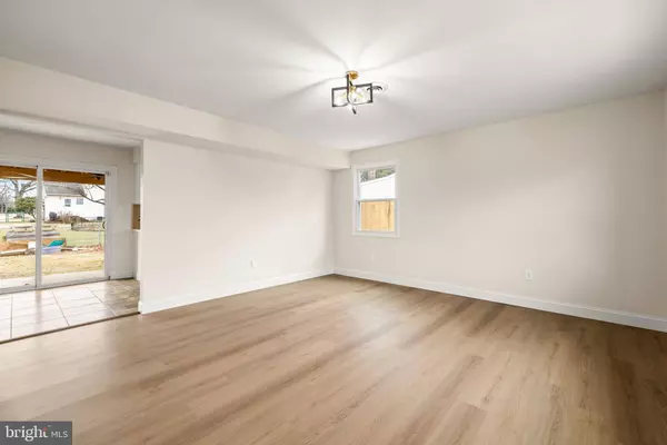 111 DORY CT, Beverly, NJ 08010