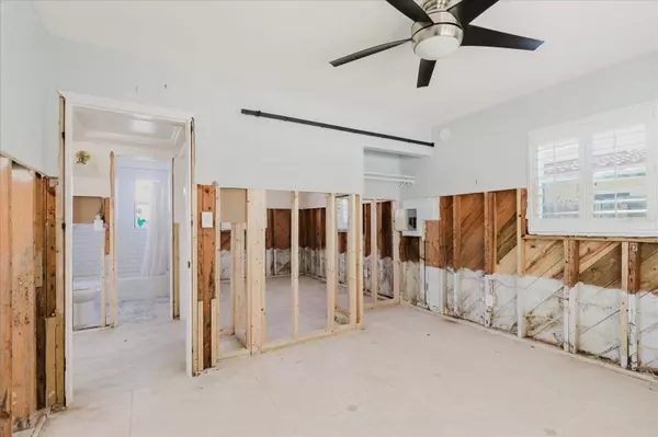 14031 E PARSLEY DR, Madeira Beach, FL 33708