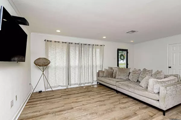 443 Kimbro Dr, Baton Rouge, LA 70808