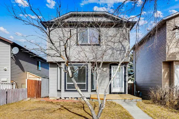 10 Martindale Mews NE, Calgary, AB T3J 2V5