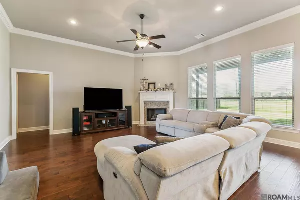 18125 Old Trail Dr, Prairieville, LA 70769