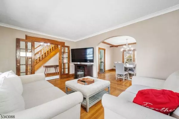 112 E 8th St, Clifton City, NJ 07011