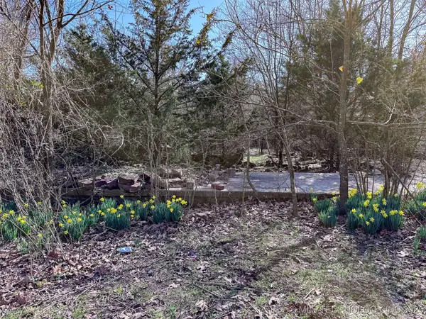 Hwy 101, Muldrow, OK 74948